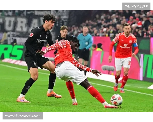 美因茨与门兴中场陷入僵局，双方门将屡献关键扑救